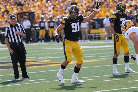 Iowa defensive lineman Lukas Van Ness named Big Ten Special Teams ...