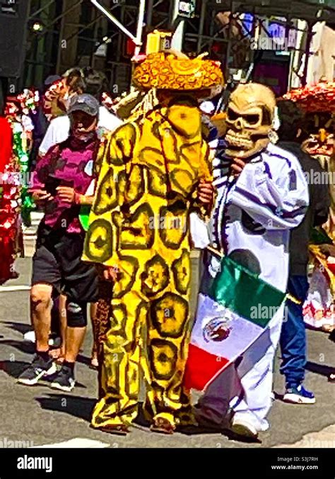 Costumes in Mexican Day Parade Stock Photo - Alamy