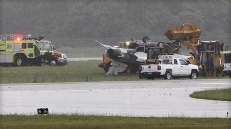 Thunderbird crashes and flips preparing for air show