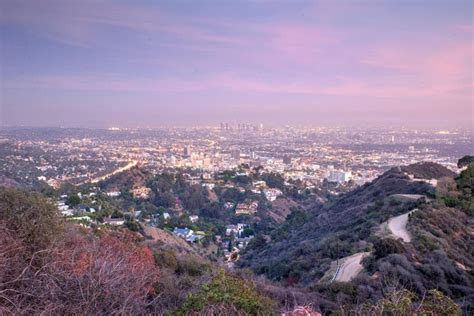 Mulholland Drive: overlooks, scenic route and tourist attractions