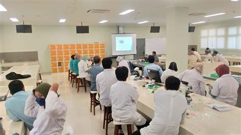 Faculty of Biology UGM Held Training on Microscope Operation and Repair ...