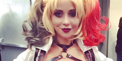 SDCC 2016: Voice actress Tara Strong cosplayed as Harley Quinn - and it was perfect - Inside the ...