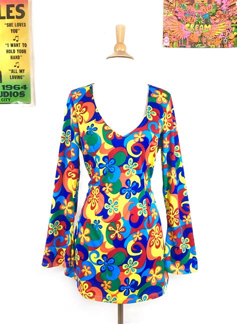 Flower Power Psychedelic 60s Fashion - Flowers Power Photos