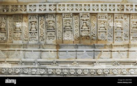 Carvings on the Sun Temple, Ranakpur Jain Temple, Rajasthan, India ...