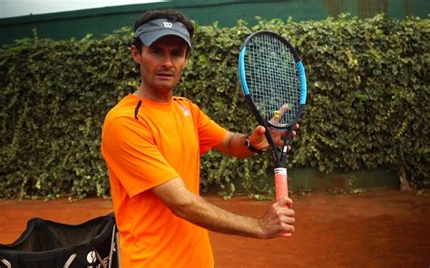 One-handed backhand: grip and swing | Level: Beginner | Fit In Tennis