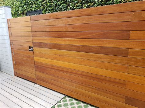 Ipe Horizontal Wood Fence? Why not Mahogany? - Blog.WoodFenceExpert.com