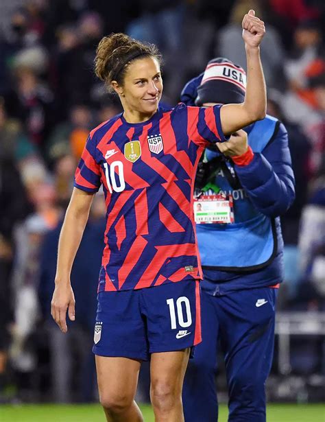 Ex-USWNT Star Carli Lloyd Opens Up on Her Refusal to Kneel for the National Anthem at 2020 ...