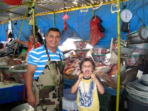 El Salvador Seafood Market