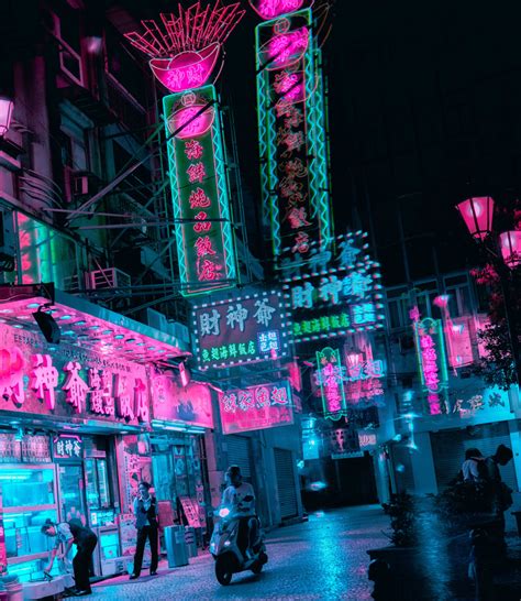 steve roe's vaporwave aesthetic captures a cyberpunk urbanism