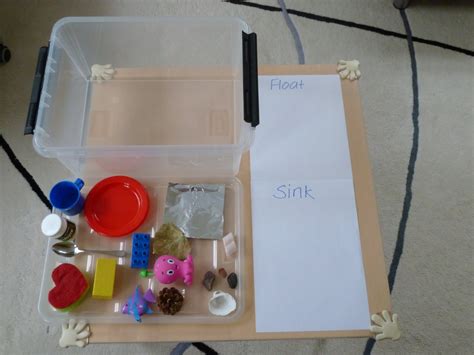 Family FECS: Montessori Activity: Floating & Sinking Objects/浮沉