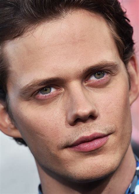 His eyes...... | Bill skarsgard, Bill skarsgard pennywise, Bill istvan ...