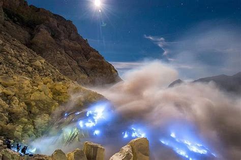 Day Tour - Ijen Blue Flame via Banyuwangi East Java | Compare Price 2024