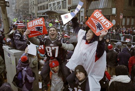 Messy Weather Can't Dampen Patriots' Super Bowl Parade - NBC News