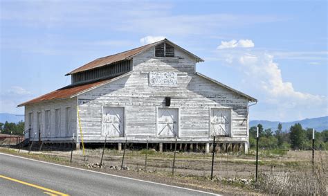 Old White Wooden Barn Free Stock Photo - Public Domain Pictures