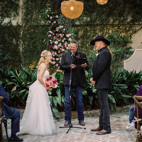 Blake Shelton Officiated Trace Adkins and Victoria Pratt's New Orleans Wedding