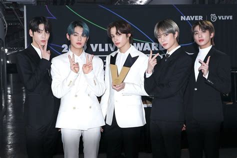 Congrats to @TXT_members for winning Global Rookie Top 5 award at the 2019 @Vliveofficial awards ...