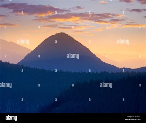 Mount Rainier from Sunrise Point, Mount Rainier National Park, Washington Stock Photo - Alamy