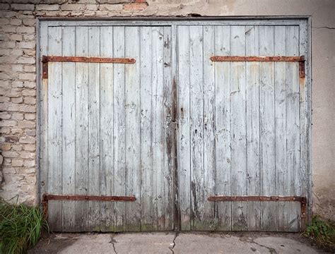 5 Unique Ways to Repurpose Old Garage Doors