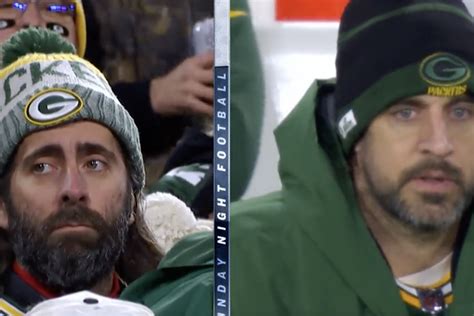 Aaron Rodgers' doppelgänger stuns fans during Packers game