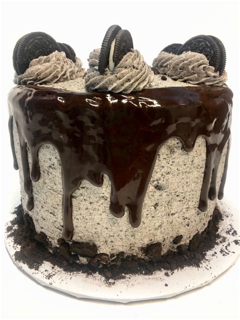 Oreo Cake - Busken Bakery