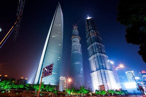 Shanghai Tower Night Closeup [1600x1070] : CityPorn