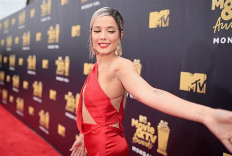 Halsey Posts Bikini Pics Post G-Eazy Breakup, Writes "Kiss Your A** Goodbye"