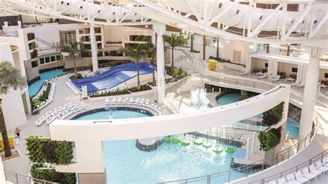 Luxury Hotels in Nashville | Gaylord Opryland Resort & Convention Center