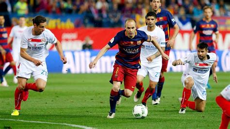 Andres Iniesta - El Ilusionista Skills, Assists, Goals 2016 by ...