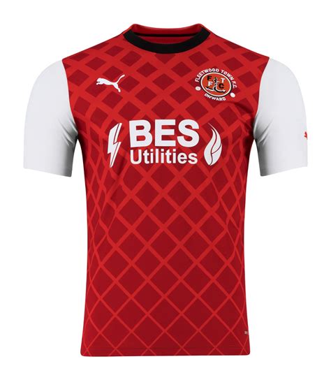 Fleetwood Town 2023-24 Kits