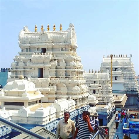 Iskcon Temple Bangalore | Tale of 2 Backpackers