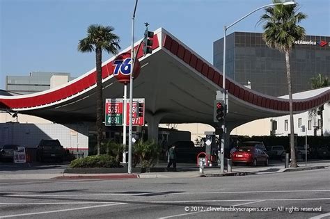 "Googie" Union 76 Service Station - Beverly Hills, CA | Googie, Vintage ...