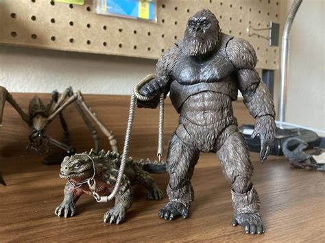 Kong and his dog, Doug. : GODZILLA