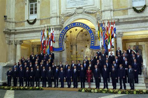 Group photo taken at the signing of the Constitutional Treaty (Rome, 29 ...