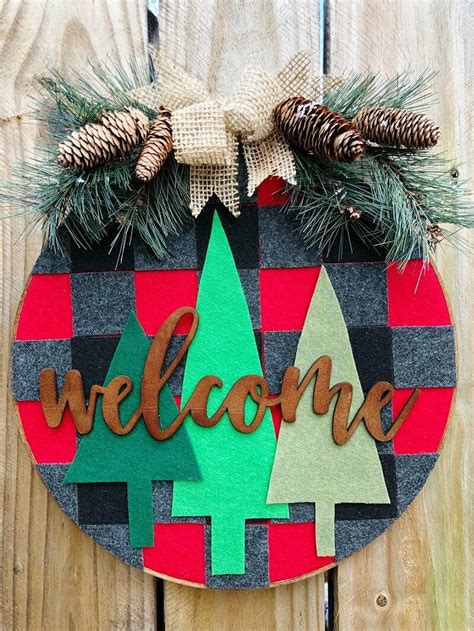 How To Create Buffalo Plaid | AllFreeHolidayCrafts.com