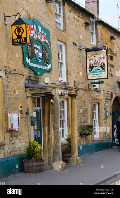 Redesdale Arms Hotel in Moreton in Marsh Cotswolds Gloucestershire England UK EU Stock Photo - Alamy