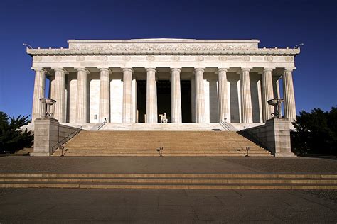 File:Lincoln memorial at dawn.jpg