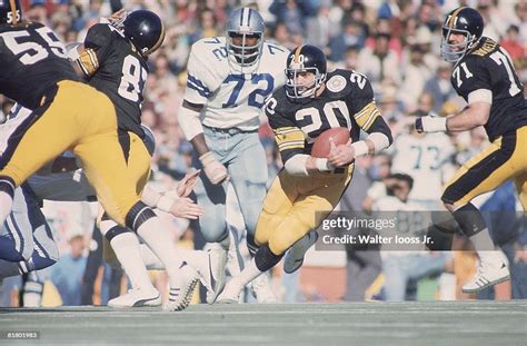 Super Bowl X, Dallas Cowboys Rocky Bleier in action vs Pittsburgh ...