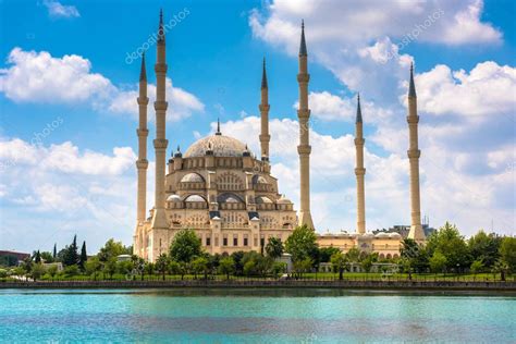 Turkey Adana Sabanci Central Mosque — Stock Photo © Kotangens #175247270