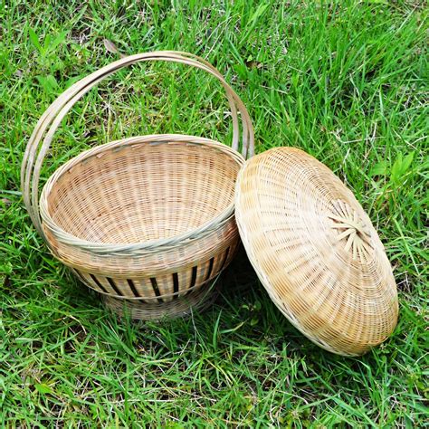 Hand-woven Bamboo Basket With Lid and Handle. Natural - Etsy UK