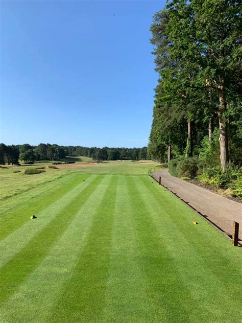 Sunningdale Golf Club: New Course – GOLF STAY AND PLAYS