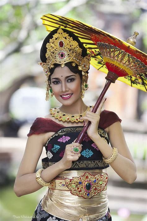 Bali Asian Woman, Asian Girl, Folk Costume, Costumes, Costume Ethnique ...