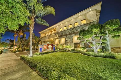 BEST WESTERN PLUS ANAHEIM INN - Updated 2023 Prices & Hotel Reviews (CA)