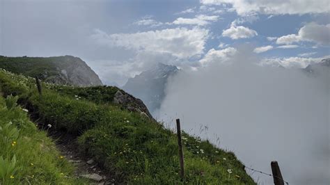 Hiking Kandersteg - Adelboden on the Via Alpina