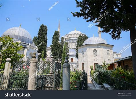 Tomb Sultan Mehmed Conqueror Istanbul Turkey Stock Photo 715772668 | Shutterstock