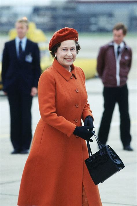 Queen Elizabeth II Fashion Pictures Over Time - Photos of Young Queen ...