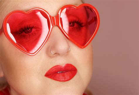 Lolita 70's 90's Retro oversized red heart shaped sunglasses