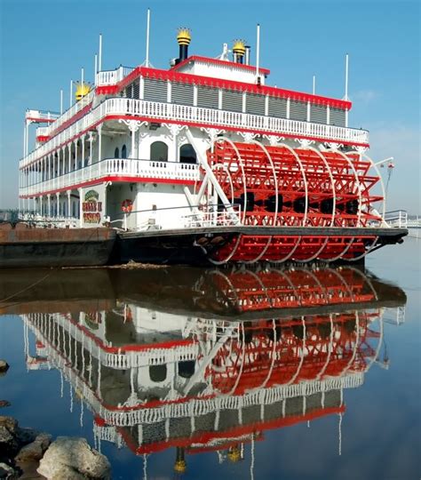 Paddle Boat: Mississippi Paddle Boat Cruises