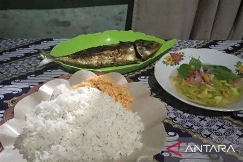 Nikmatnya ikan bakar sambal colo-colo khas Maluku - ANTARA News Ambon, Maluku