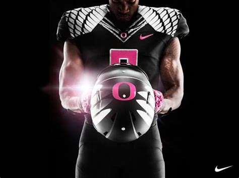 PHOTOS: Oregon's pink-accented uniforms for breast cancer awareness ...