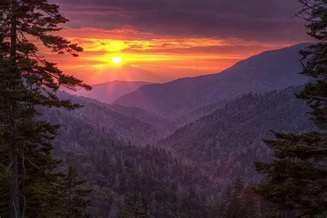 A breathtaking Smoky Mountain Sunset!!! | Smoky mountains art, Smoky mountains vacation, Sunset ...